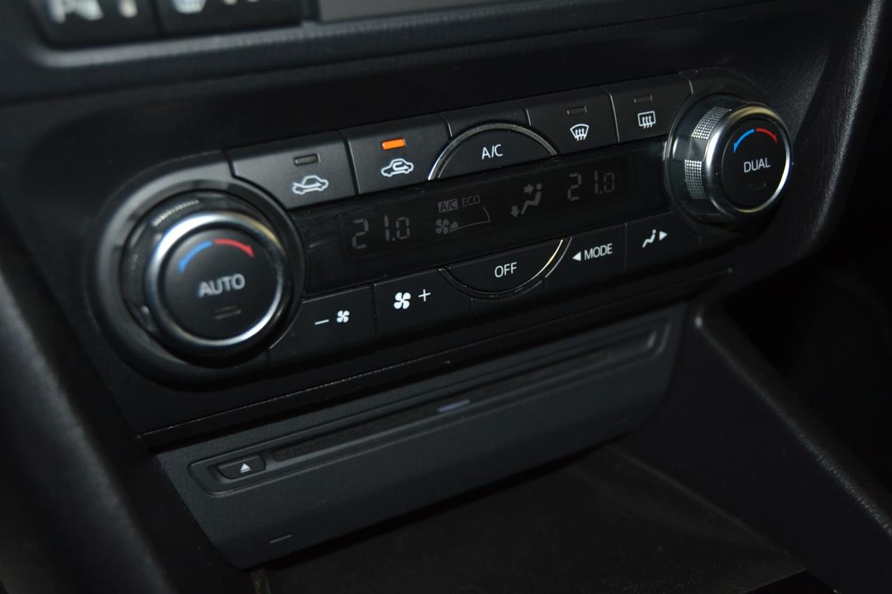 Mazda3 1.5 Skyactiv-D Exceed Cruise/Xenon/UNIPRO