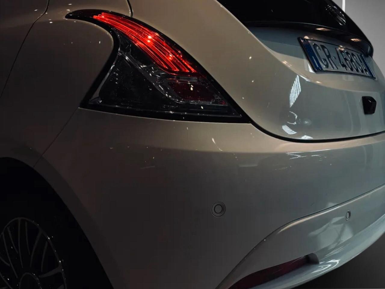 Lancia Ypsilon 1.0 FireFly 5 porte S&S Hybrid Gold Plus