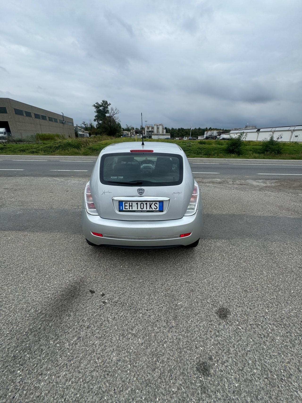 Lancia Ypsilon 1.3 MJT 75 CV Platinum