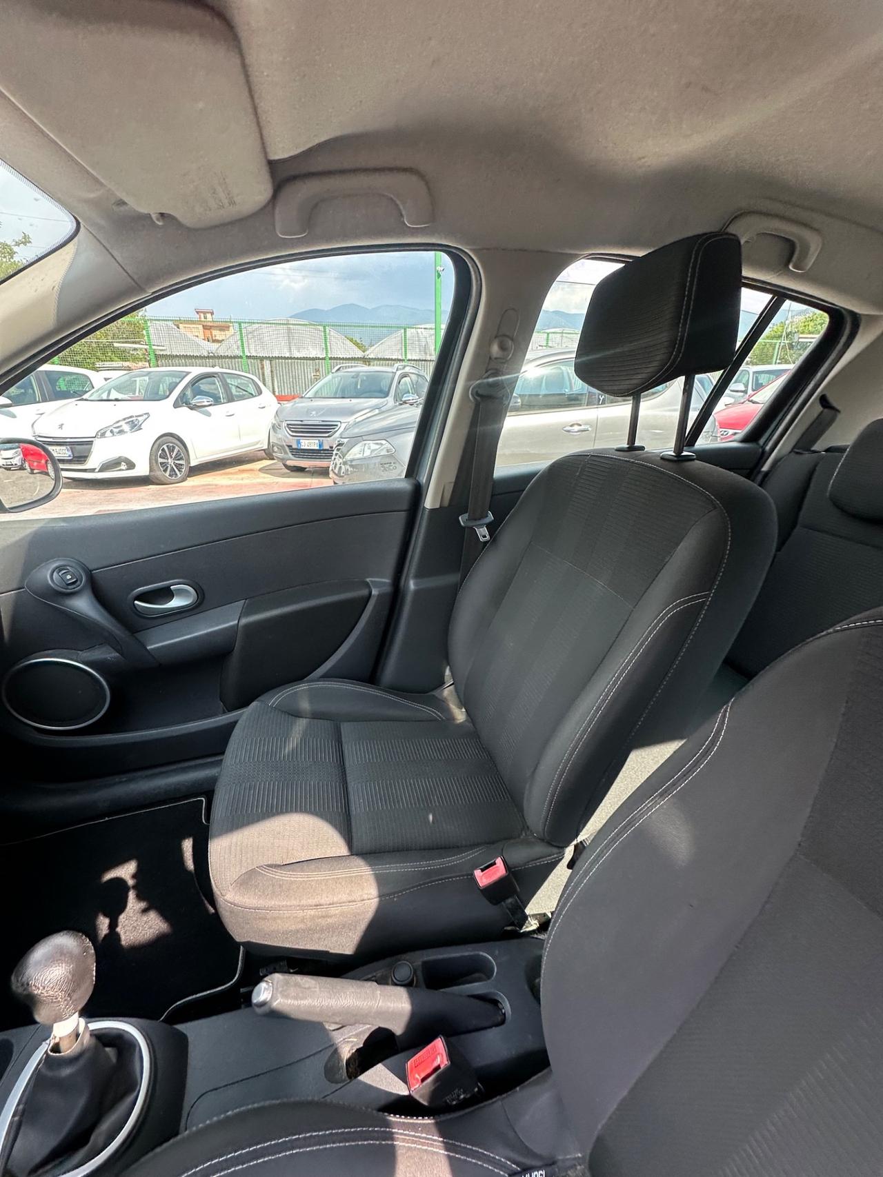 Renault Clio 1.2 16V 5 porte Luxe