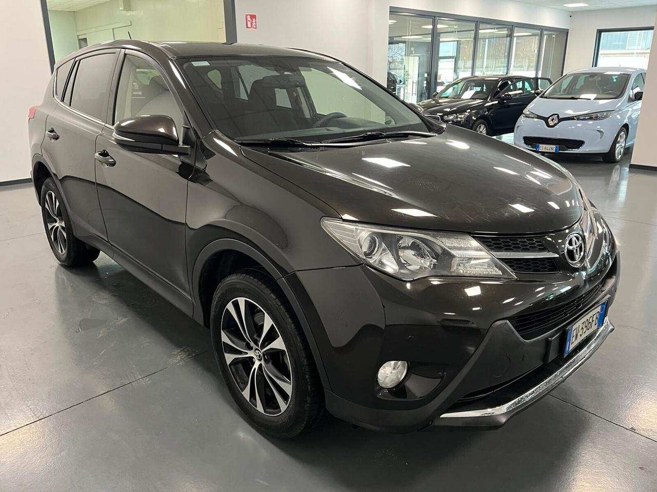 Toyota RAV 4 2.0 d-4d Lounge 4wd-EURO5B-MANUALE-