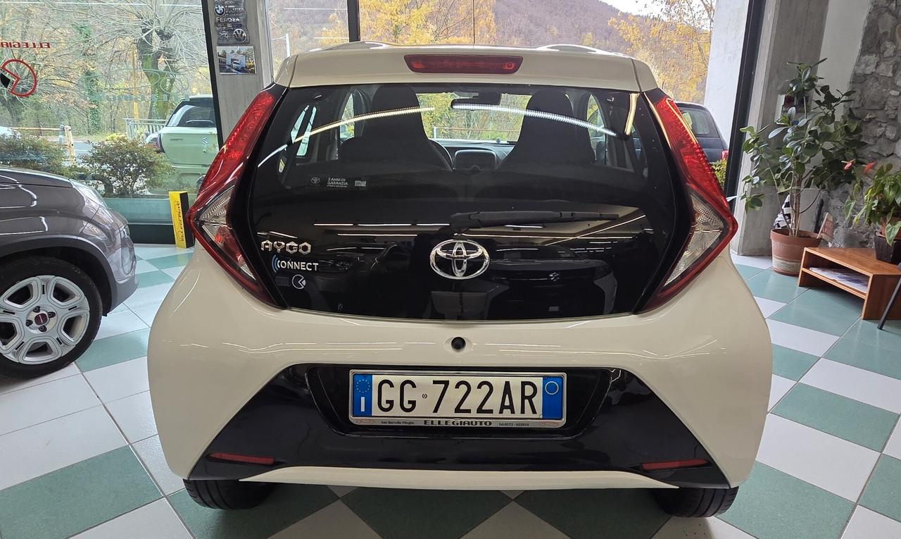 Toyota Aygo Connect 1.0 VVT-i 72 CV 5 porte x-clusiv