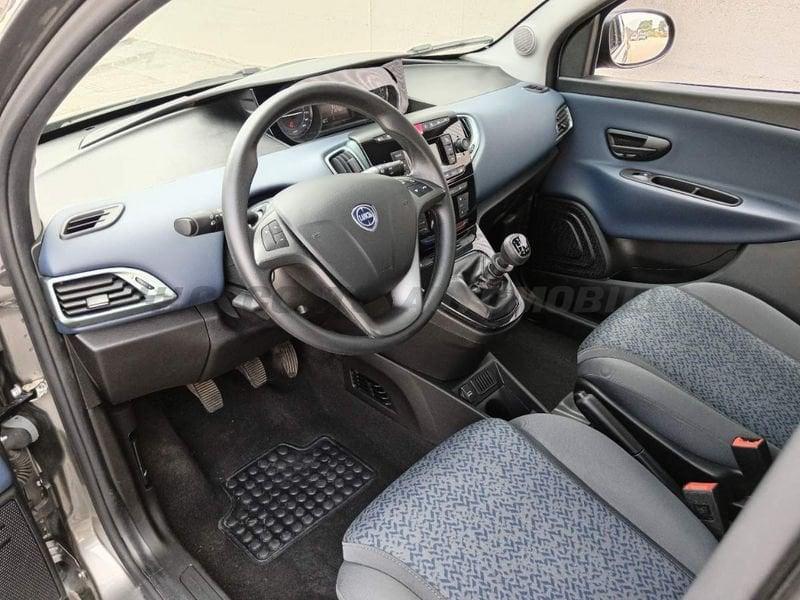 Lancia Ypsilon Ypsilon 1.0 firefly hybrid Oro s&s 70cv