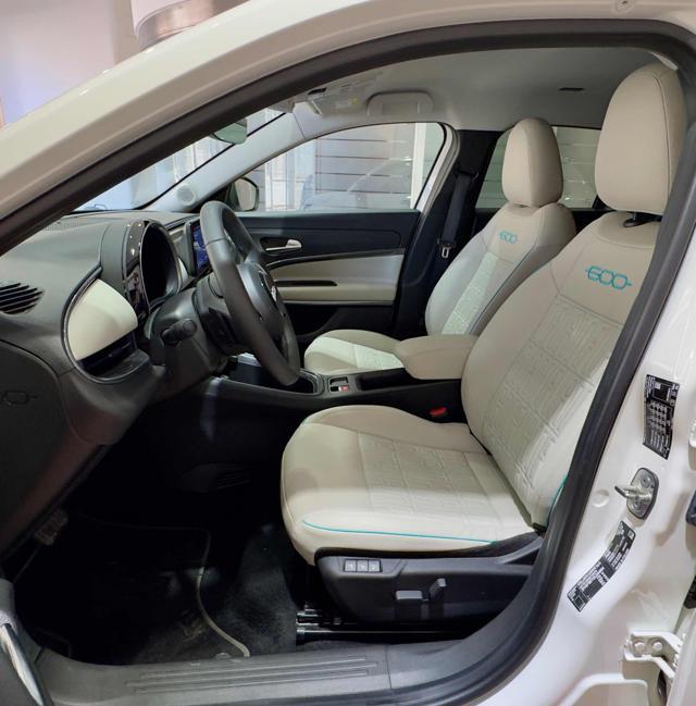 FIAT 600 Hybrid 110 CV DCT MHEV La Prima