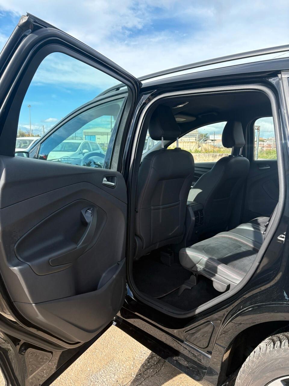 Ford Kuga 2.0 TDCI 120 CV S&S 2WD ST-Line