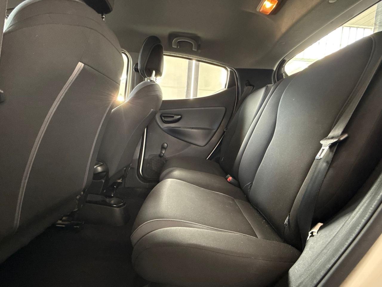 Lancia Ypsilon 0.9 TwinAir 85 CV 5 porte Metano