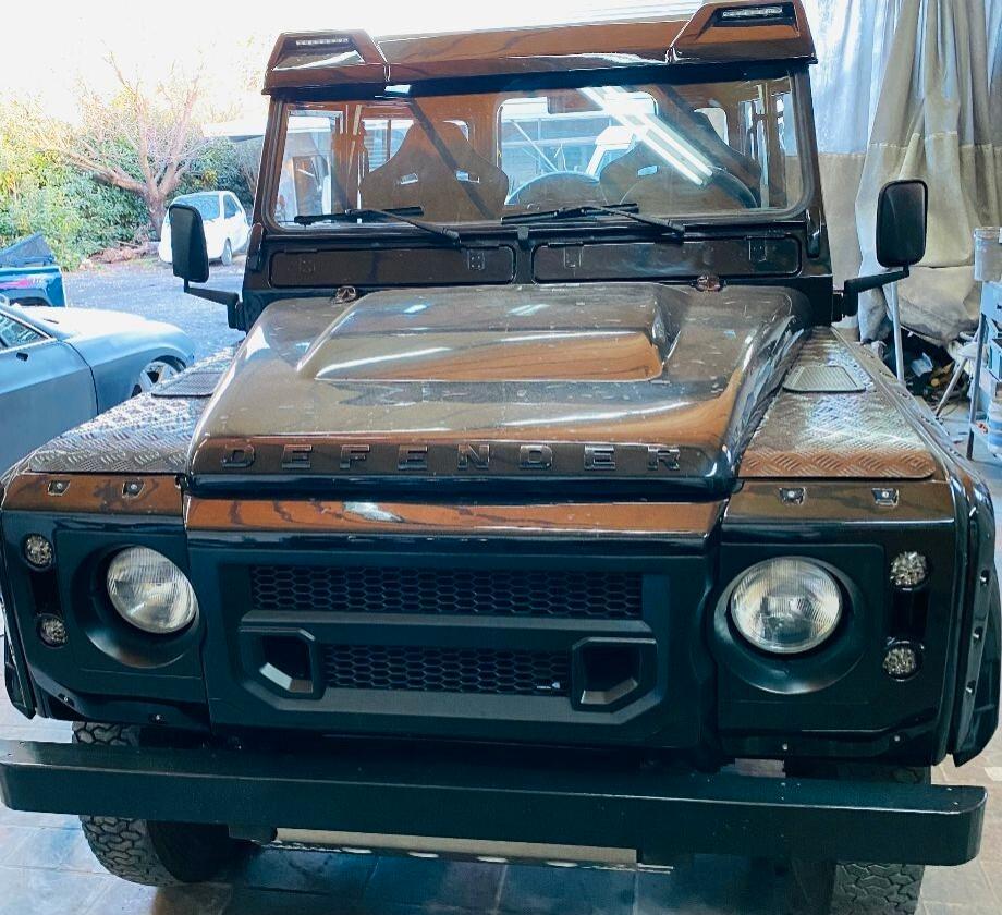 LAND ROVER DEFENDER