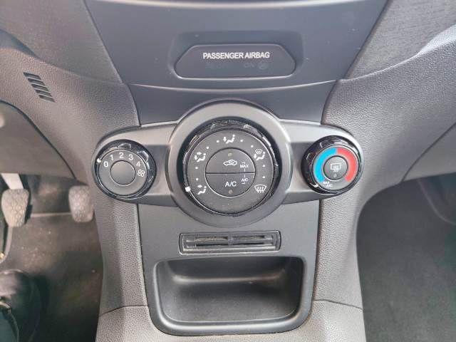 FORD - Fiesta - 7 - 1.5 TDCi 5p. Black & White Edition
