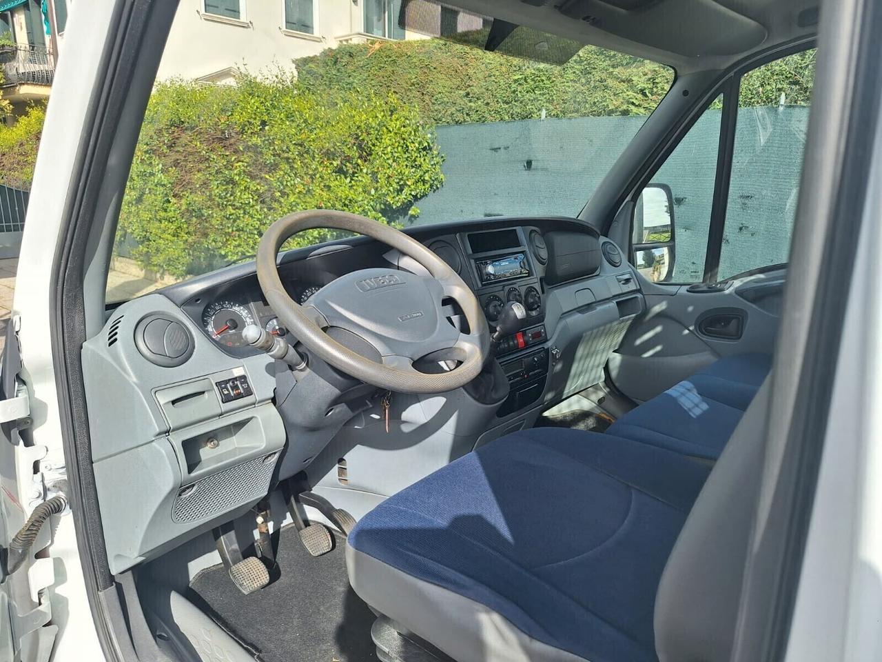 Iveco daily 3.0diesel Cassone fisso Gancio