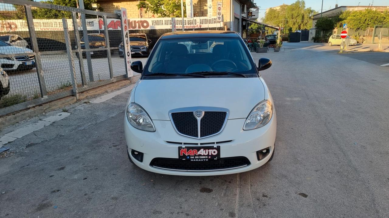 Lancia Ypsilon 1.3 MJT 75 CV Platino