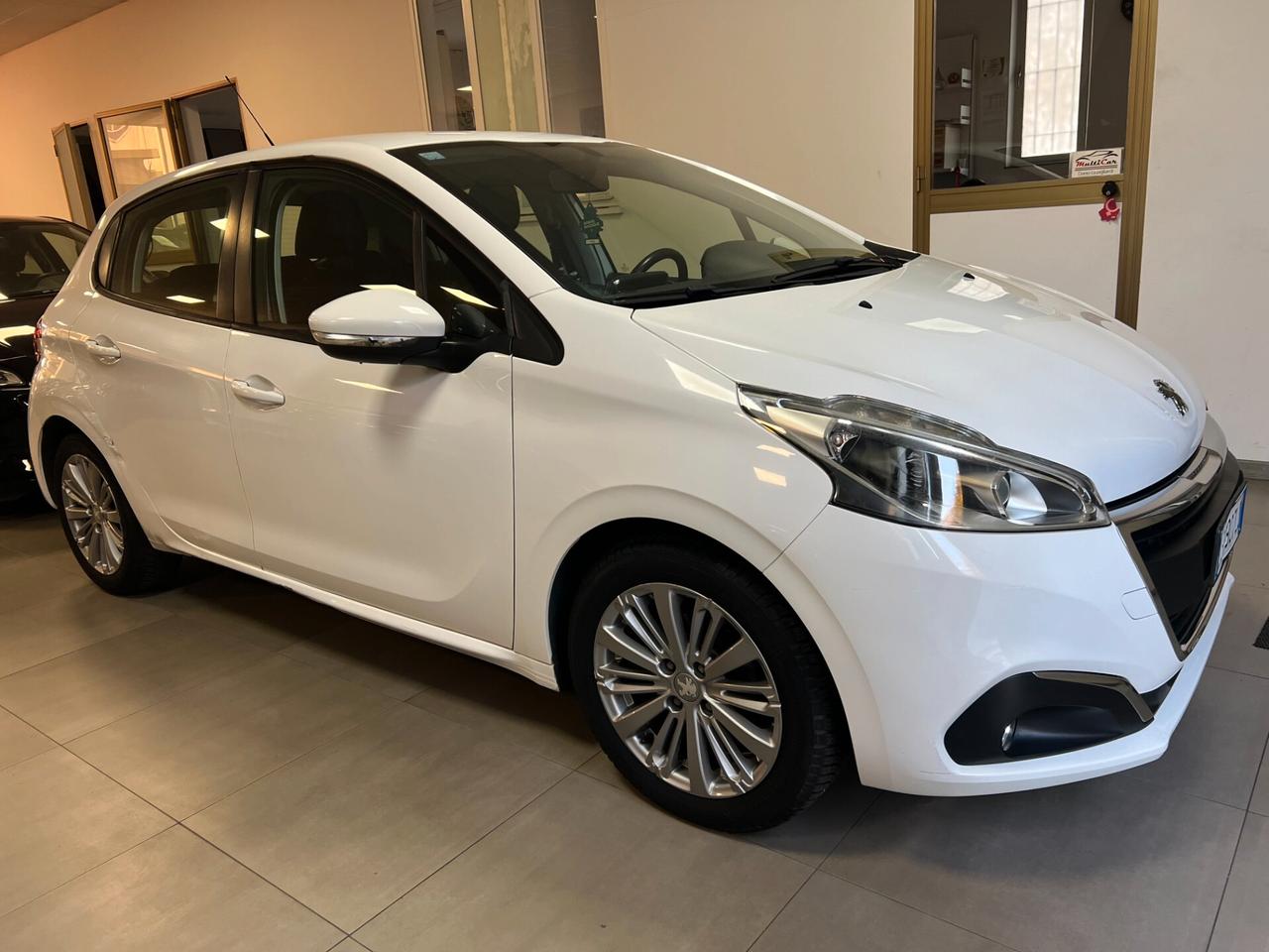 Peugeot 208 PureTech 82 5p. GPL Allure