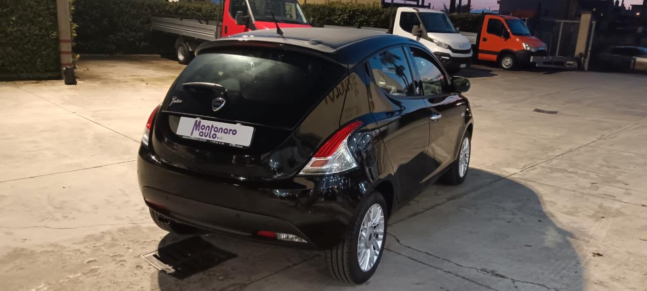 Lancia Ypsilon 1.2 69 CV 5 porte GPL Ecochic Platinum