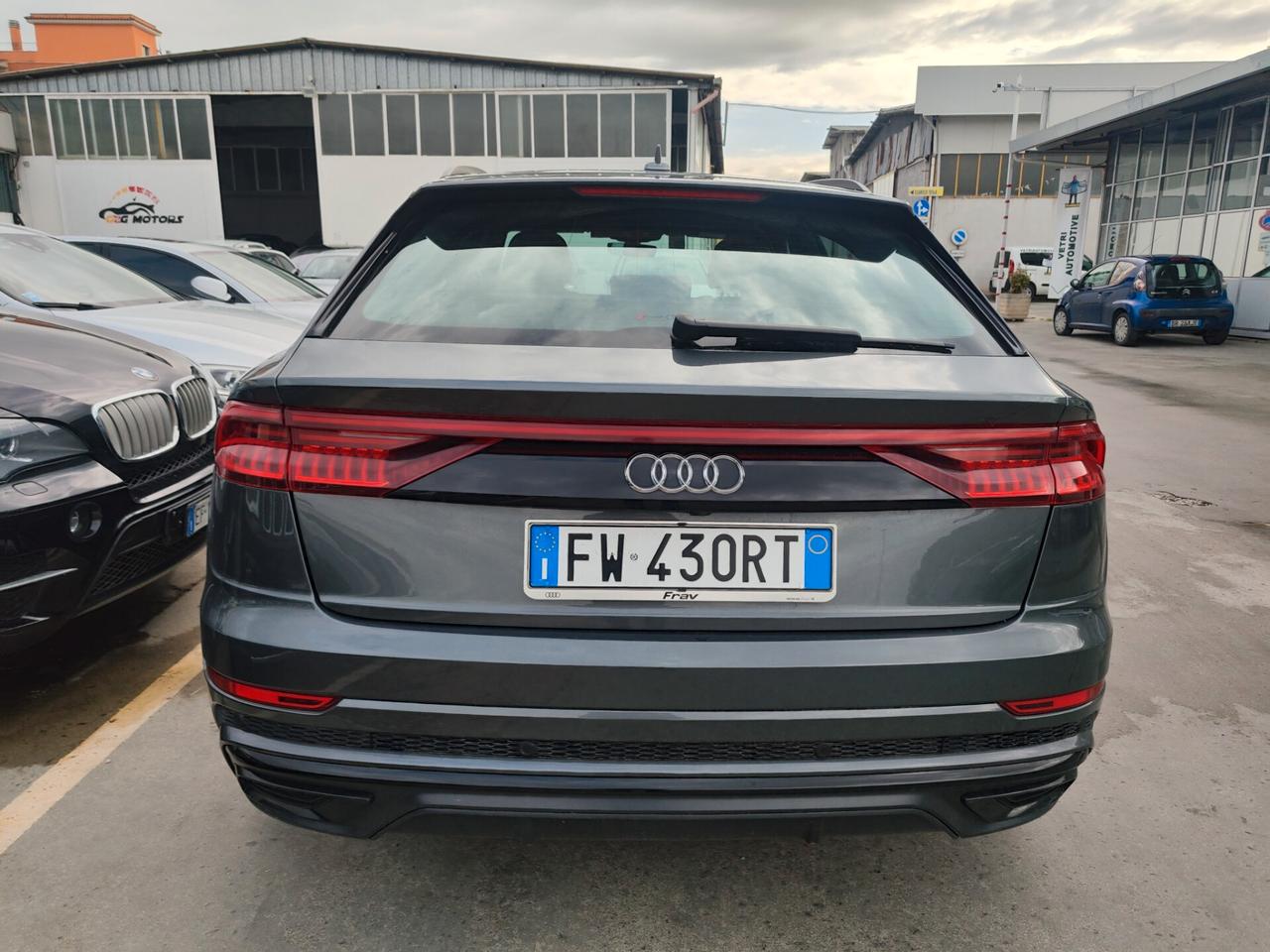 Audi Q8 45 TDI quattro tiptronic Sport tetto fari matrix