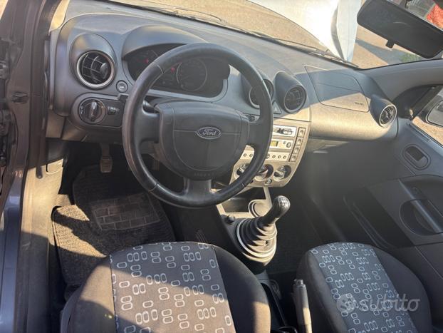 Ford Fiesta 1.2 16V 5p. Ghia