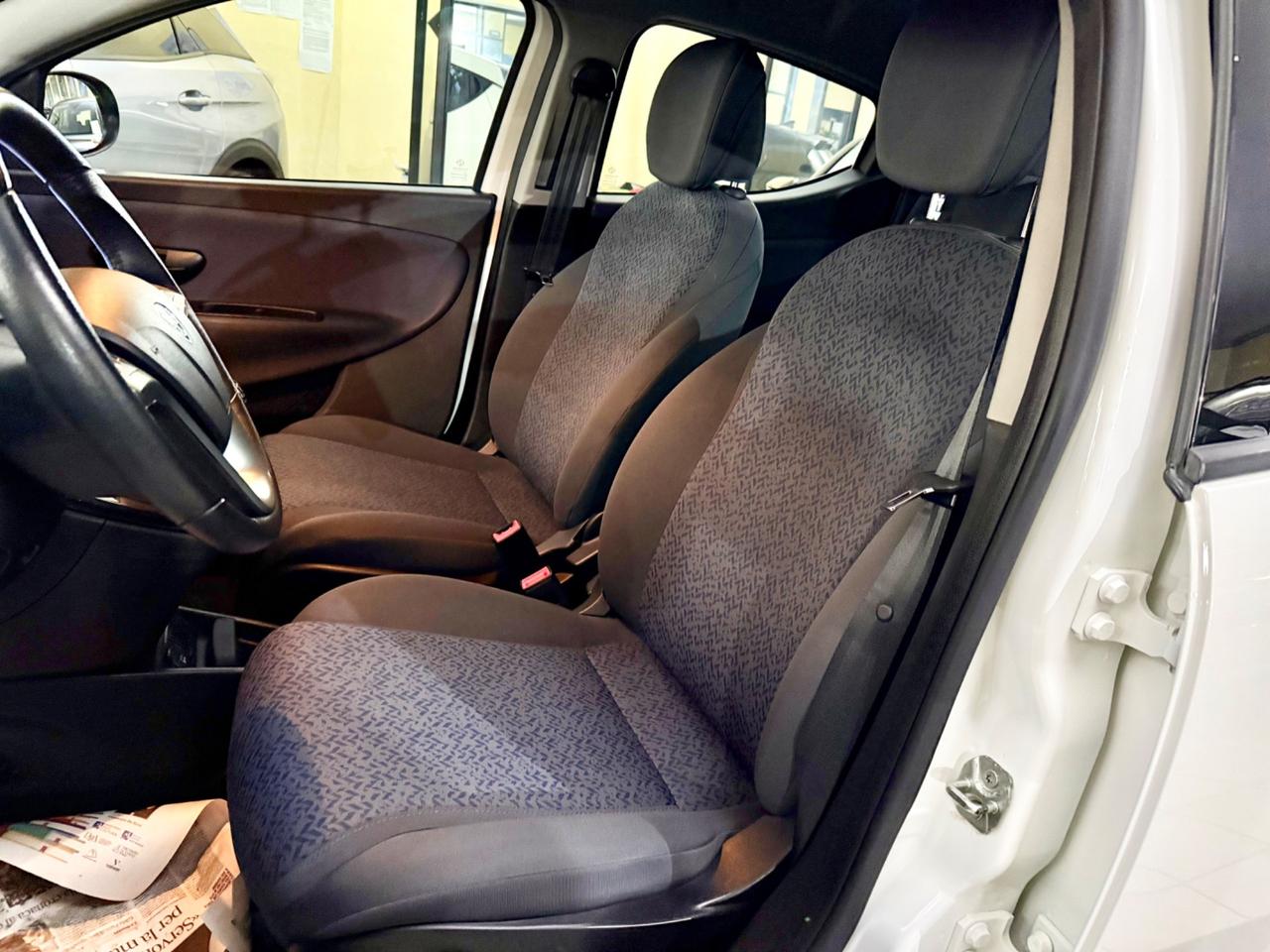 Lancia Ypsilon 1.0 FireFly 5 porte S&S Hybrid Gold Plus