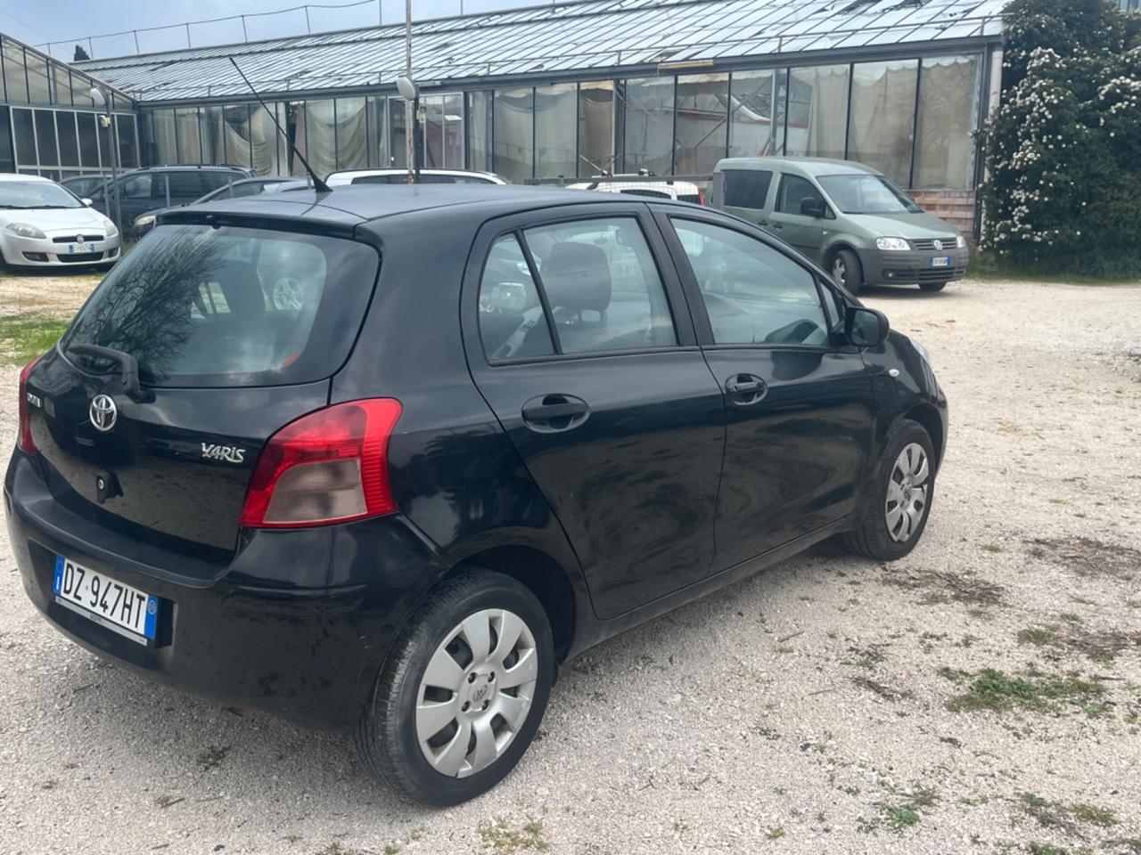 Toyota Aygo Yaris 1.0 12V VVT-i 5 porte Now