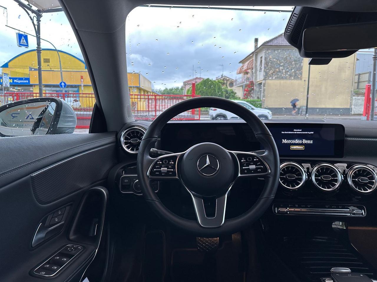 Mercedes-Benz CLA 180 Sport CLA 180 D