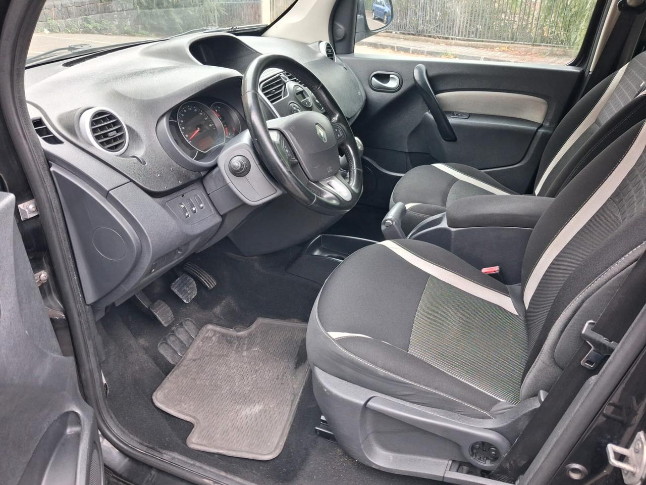 Renault Kangoo Pianale ribassato con rampa disabili in carrozzina