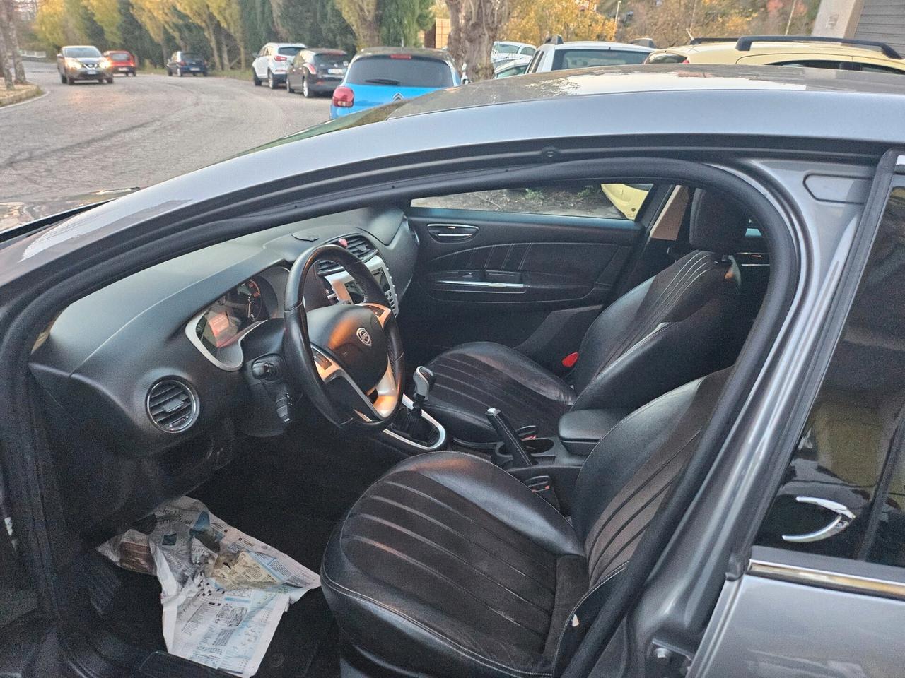 Lancia Delta 1.6 MJT DPF 169.000km 2009