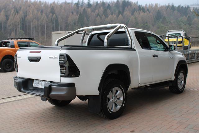 TOYOTA Hilux 2.4 D-4D 4WD Extra Cab Comfort