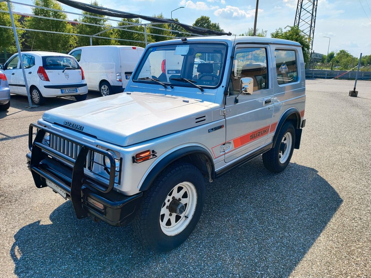 Suzuki SJ 410 SJ410 Berlina De Luxe