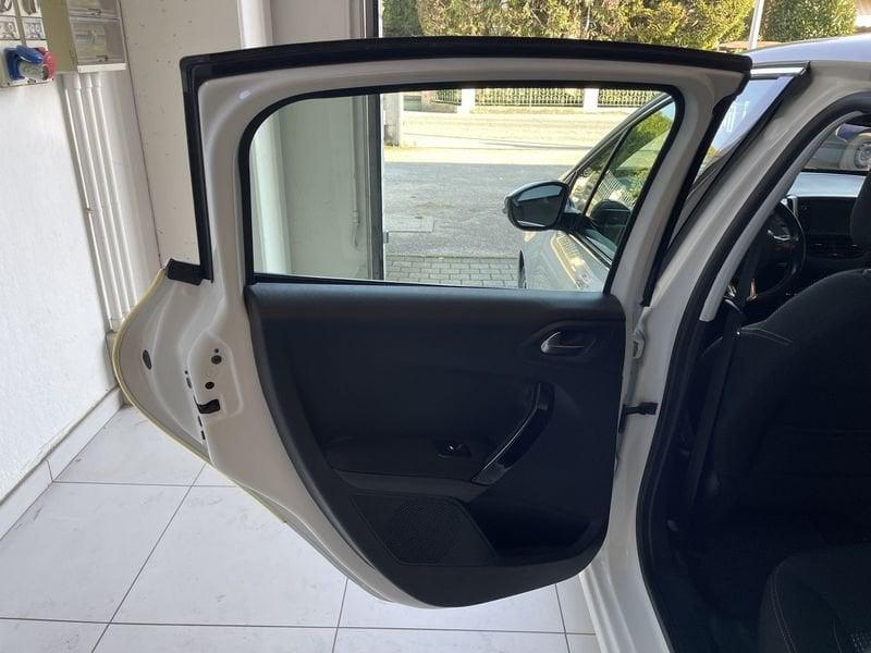 Peugeot 208 Allure BlueHDi 75cv