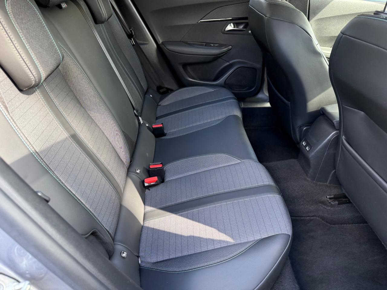 Peugeot 2008 BlueHDi 130 S&S EAT8 Allure