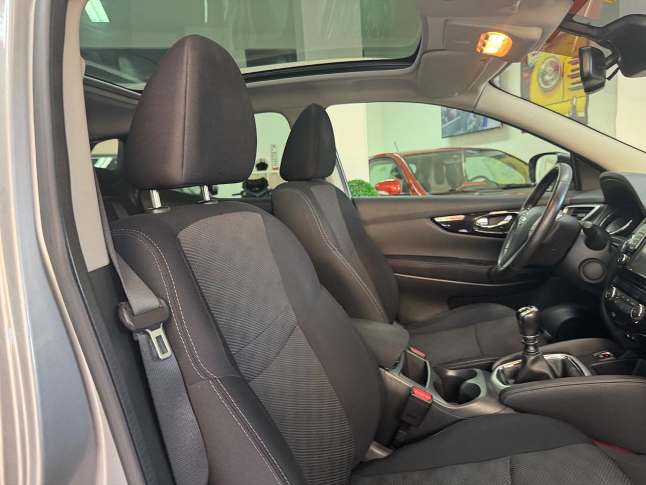 Nissan Qashqai 1.5 dCi N-Connecta/tetto/navi
