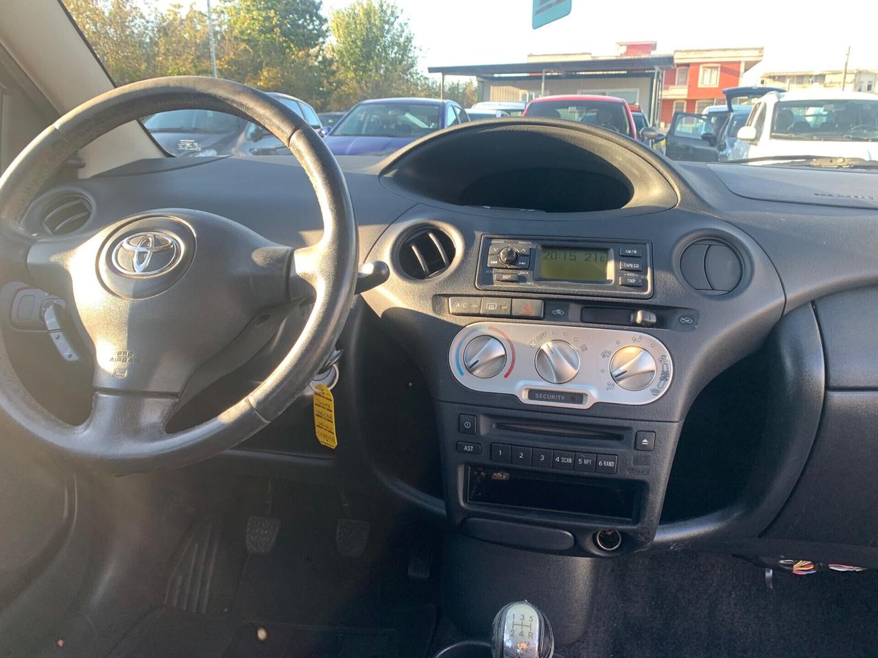 Toyota Yaris 1.4 D-4D 5 porte Sol - 2004