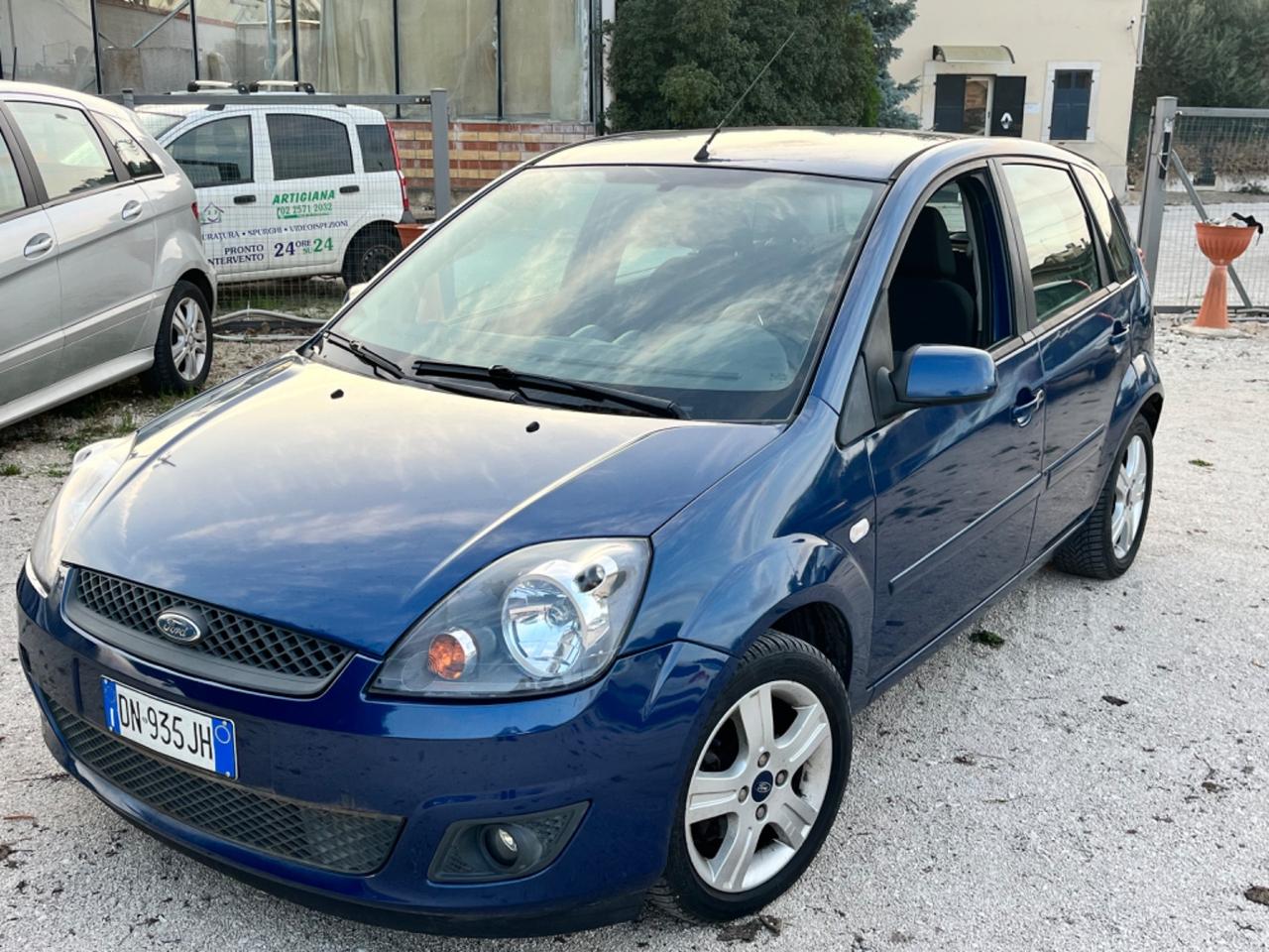 Ford Fiesta 1.2 16V 5p. Ghia