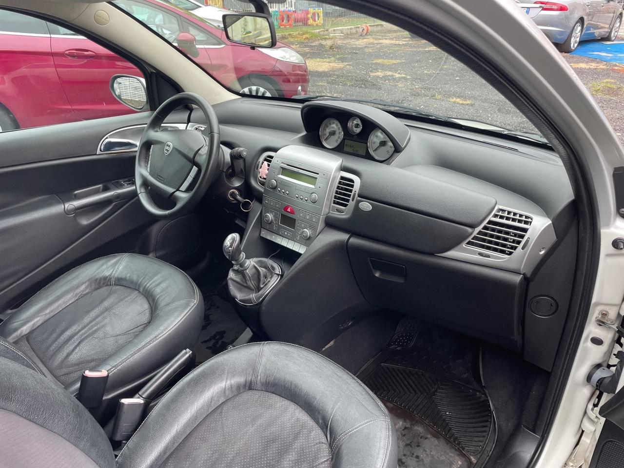 Lancia Ypsilon 1.2 Modamilano