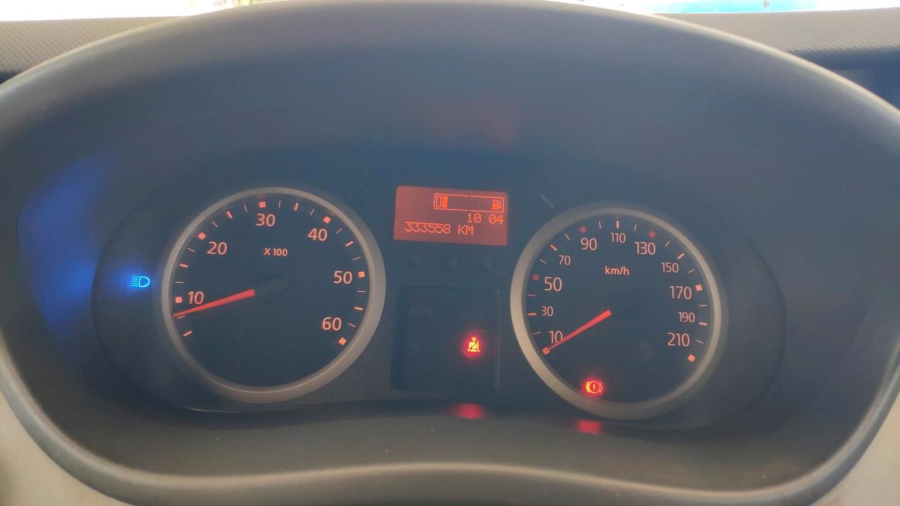 Nissan Primastar 2000cc Diesel 115 CV 9P