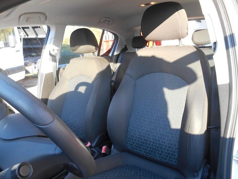 Opel Corsa 1.4 90CV GPL Tech 5 porte NEOPATENTATI