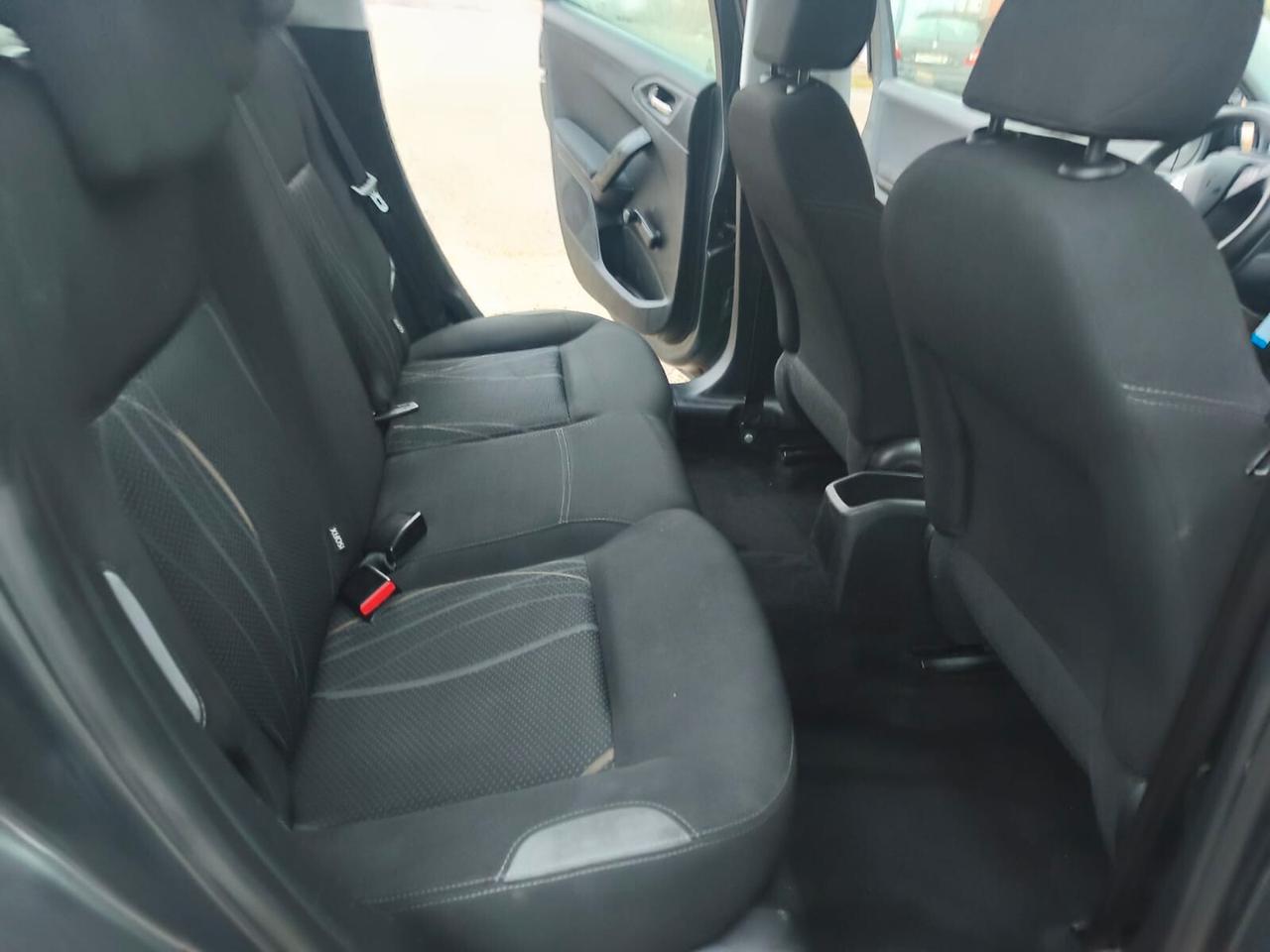 Peugeot 208 2013--1.0 Benzina Neopatentati