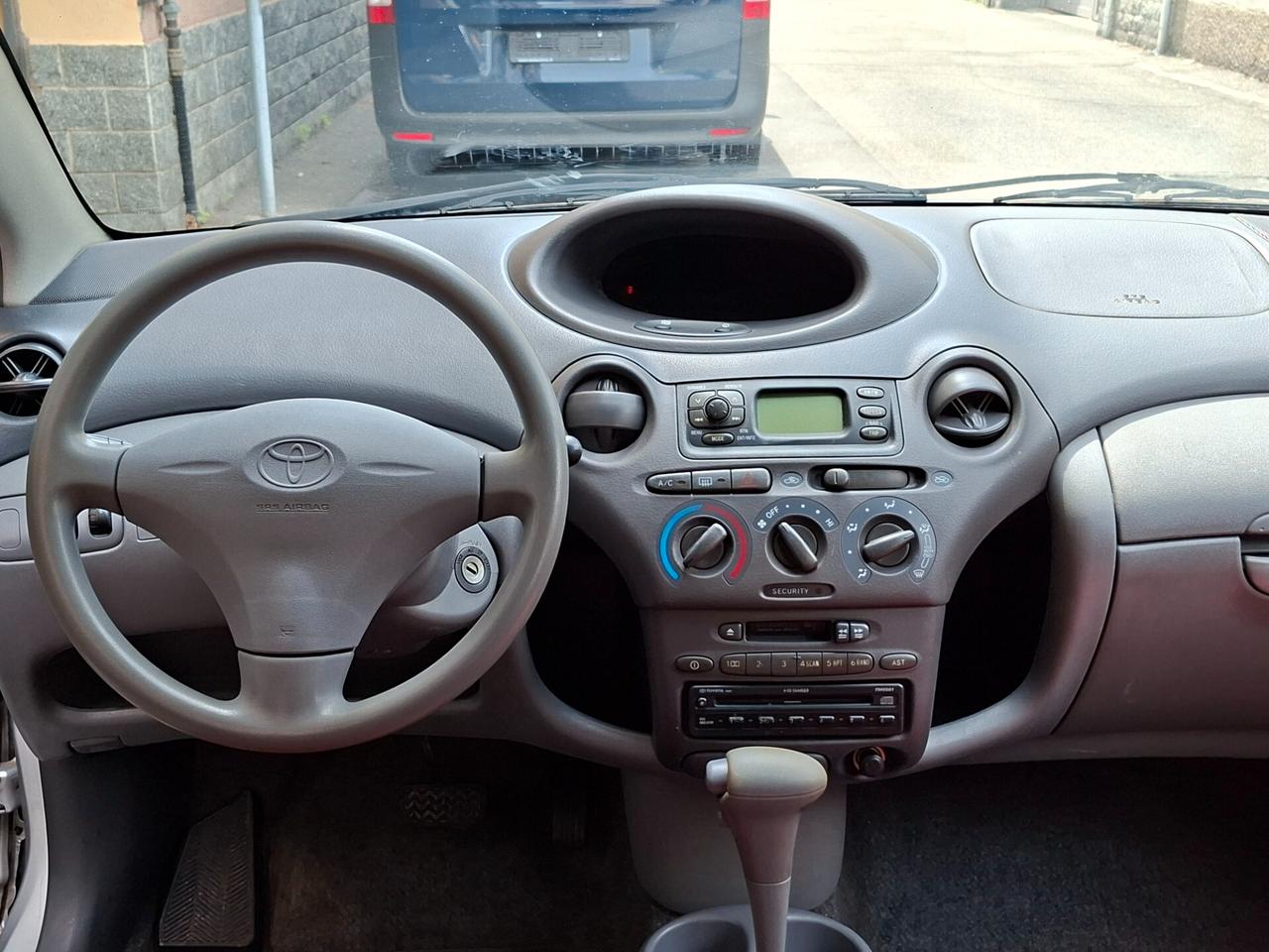 Toyota Yaris Yari 1.3 Sol auto, unico proprietario!