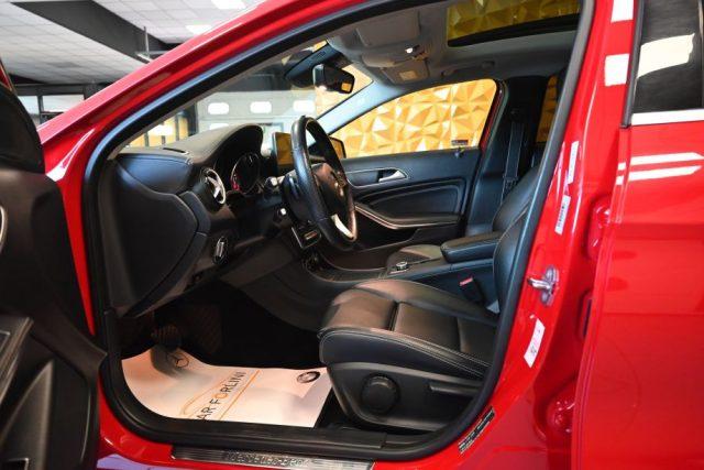 MERCEDES-BENZ GLA 200 PREMIUM AMG AUTO TETTO CAM PELLE LED 19"STRAFULL!!