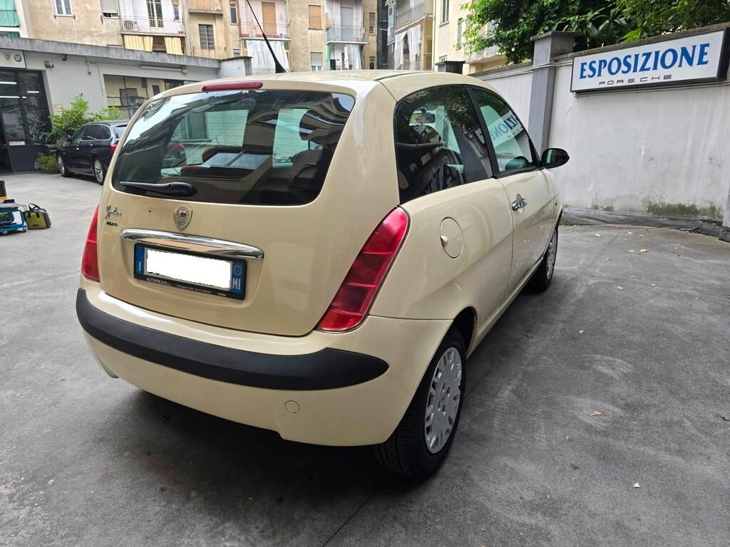 Lancia Ypsilon 1.2 Argento