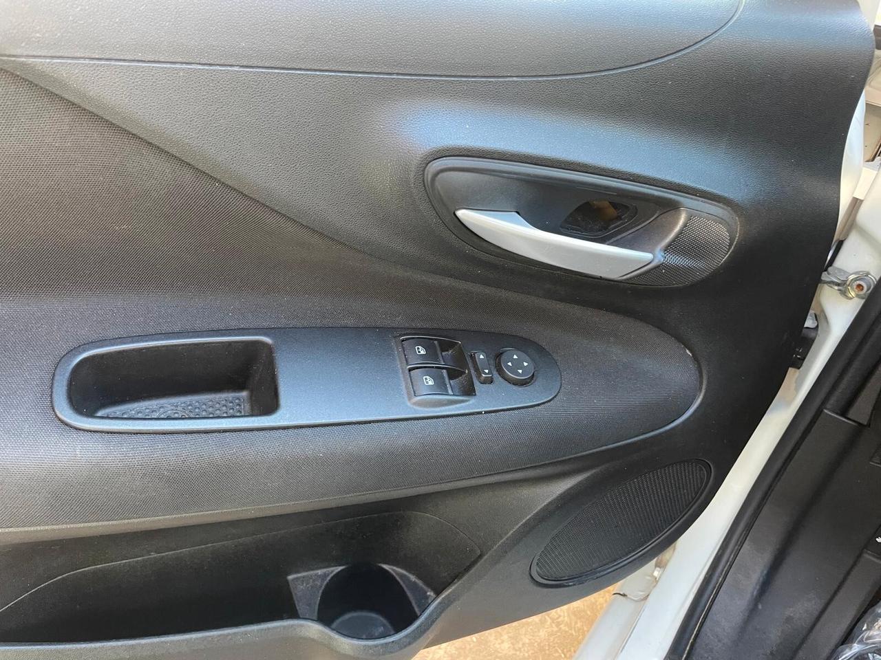 FIAT PUNTO 1.4 BENZ/METANO SENSORI DI PARCHEGGIO...