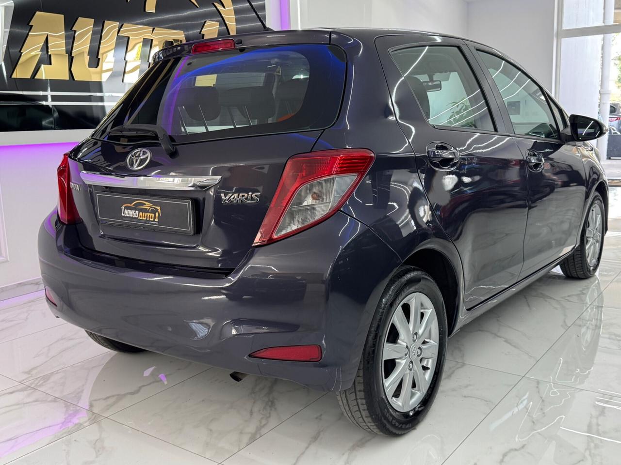 Toyota Yaris 1.0 Lounge Full Opt