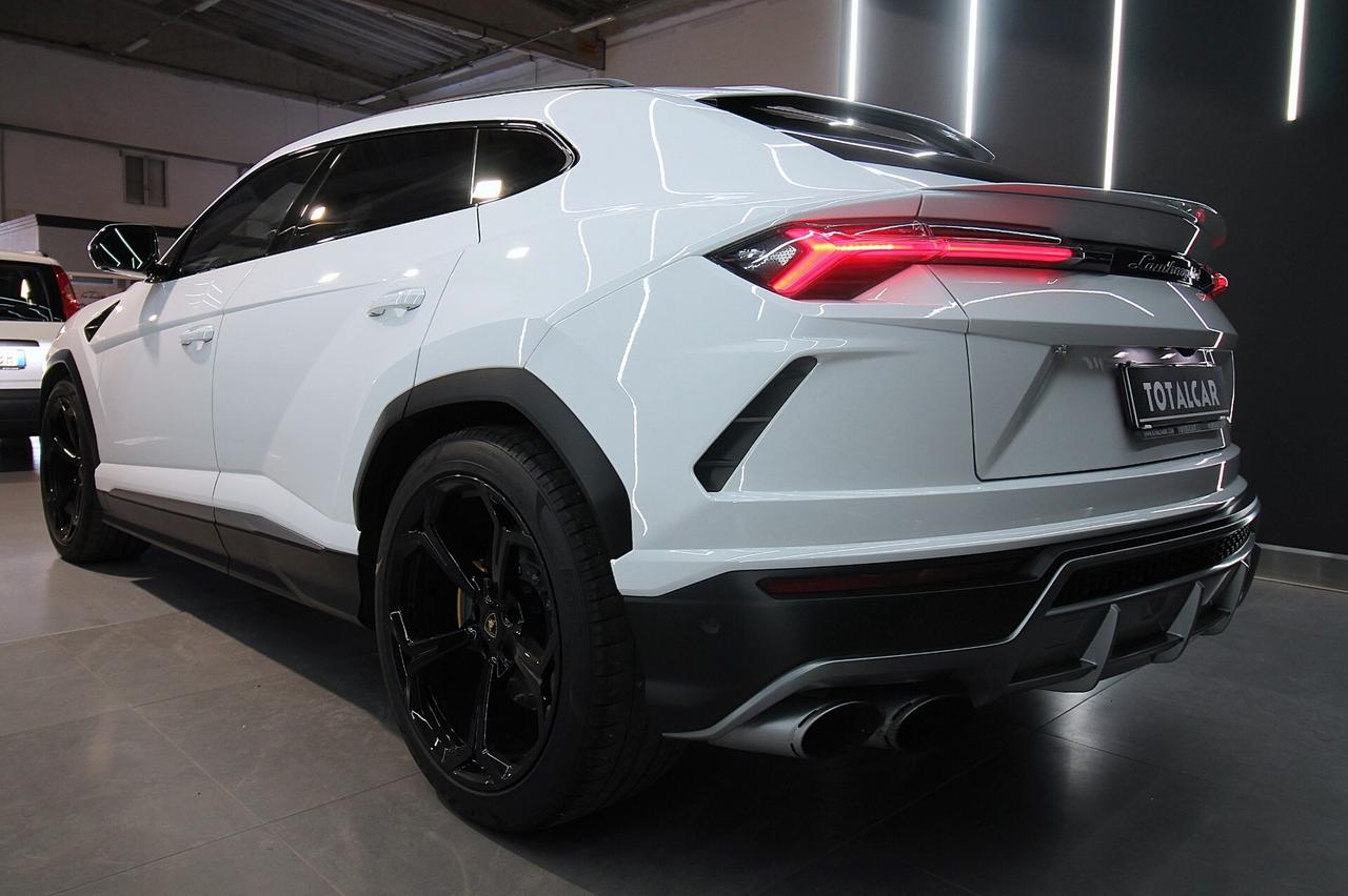 LAMBORGHINI URUS 4.0 650 CV