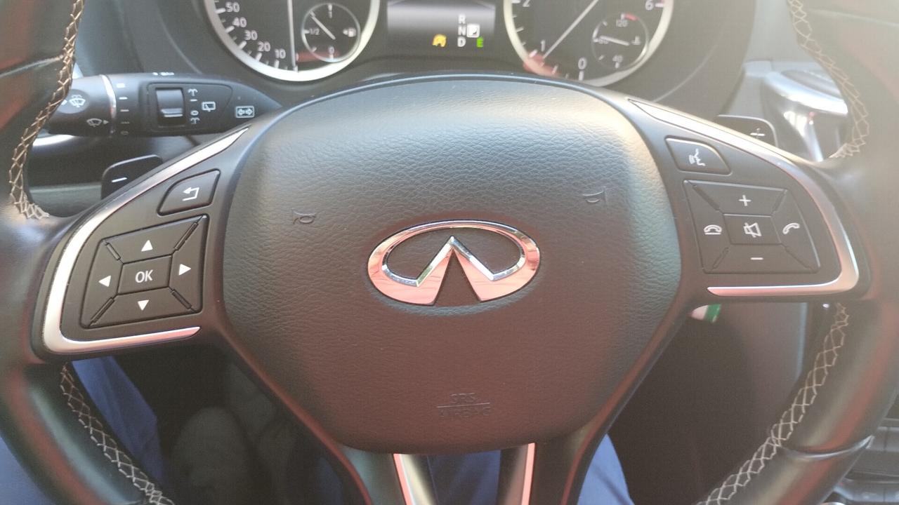 Infiniti Q30 1.5 diesel Premium