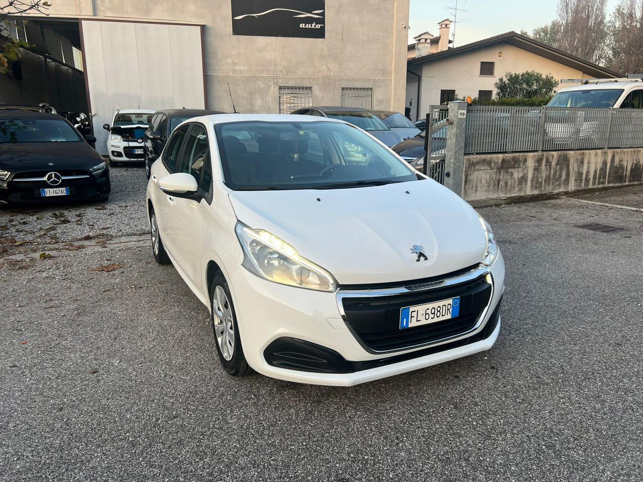 Peugeot 208 BlueHDi 75 S&S 5 porte Active Ok neopatentato