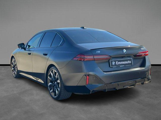 BMW i5 M60