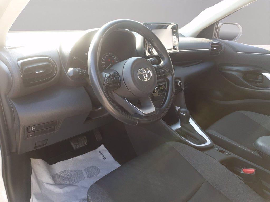 TOYOTA Yaris 1.5h active del 2021