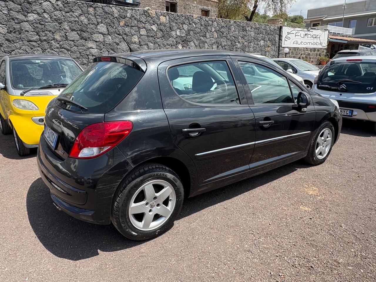 Peugeot 207 1.4 8V 75CV 5p. X Line
