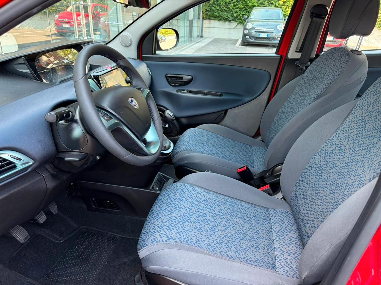 Lancia Ypsilon 1.0 FireFly 5 porte S&S Hybrid Gold