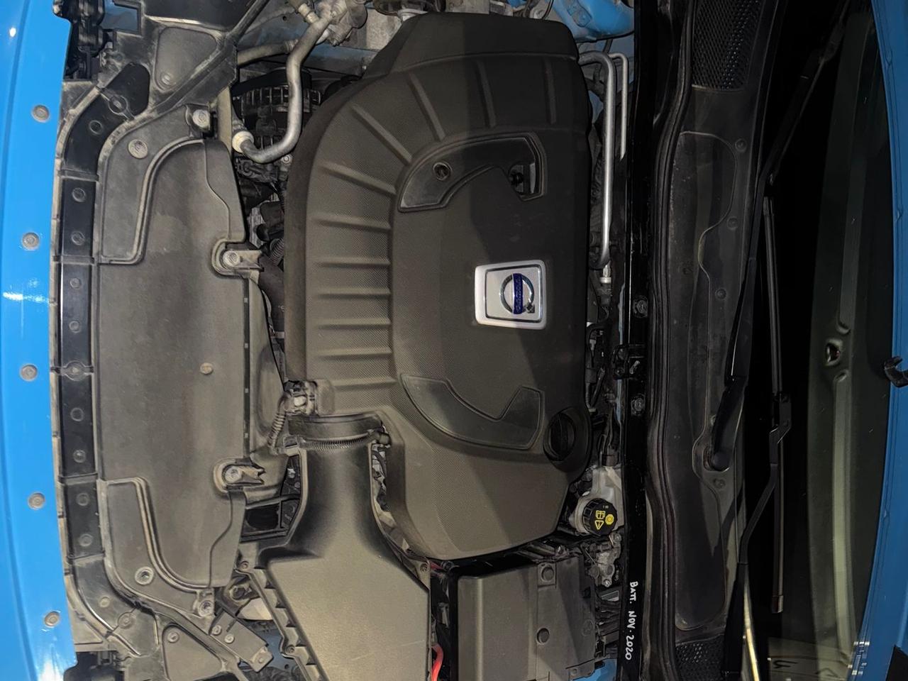 Volvo V40 R Design Momentum 2.0 D4 #9303