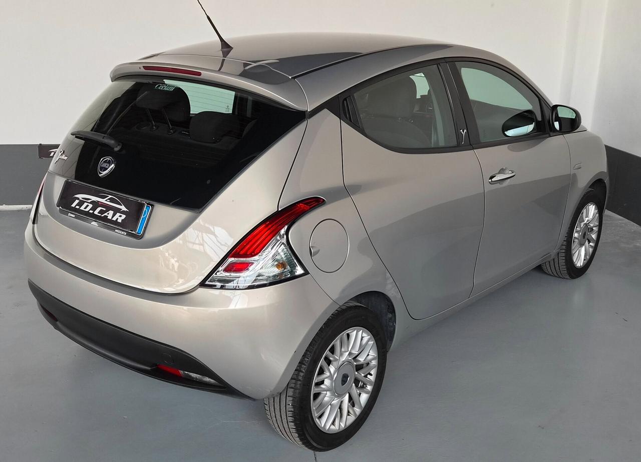 Lancia Ypsilon 1.2 69 CV 5 porte S&S Gold