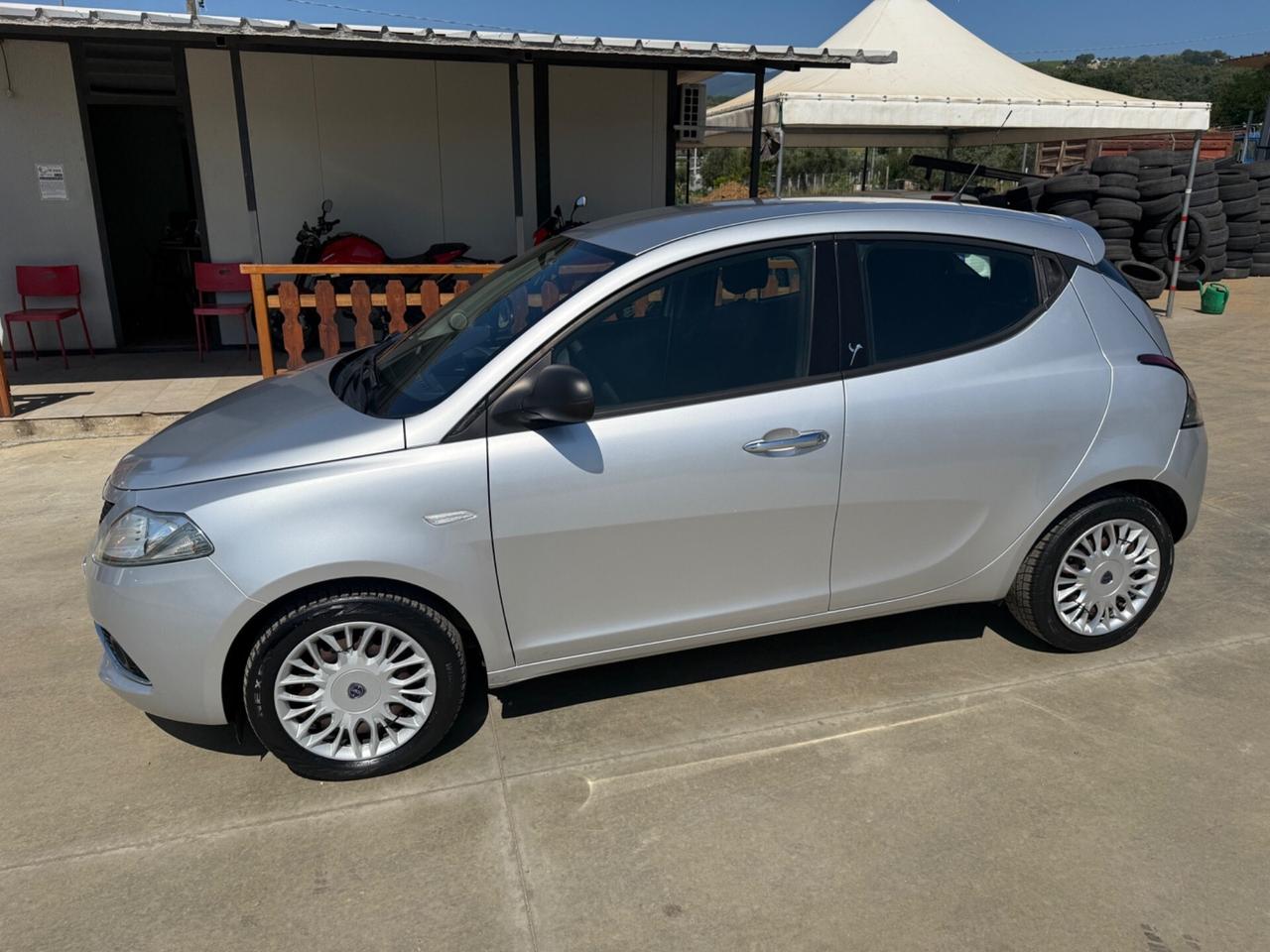 Lancia Ypsilon 1.3 MJT 16V 95 CV 5 porte 12/2015