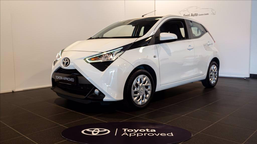 TOYOTA Aygo 5p 1.0 x-play 72cv del 2021